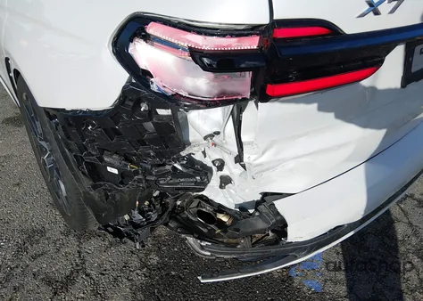 2024 BMW X7 xDrive40I z USA, uszkodzony, nr VIN 5UX23EM04R9S46158